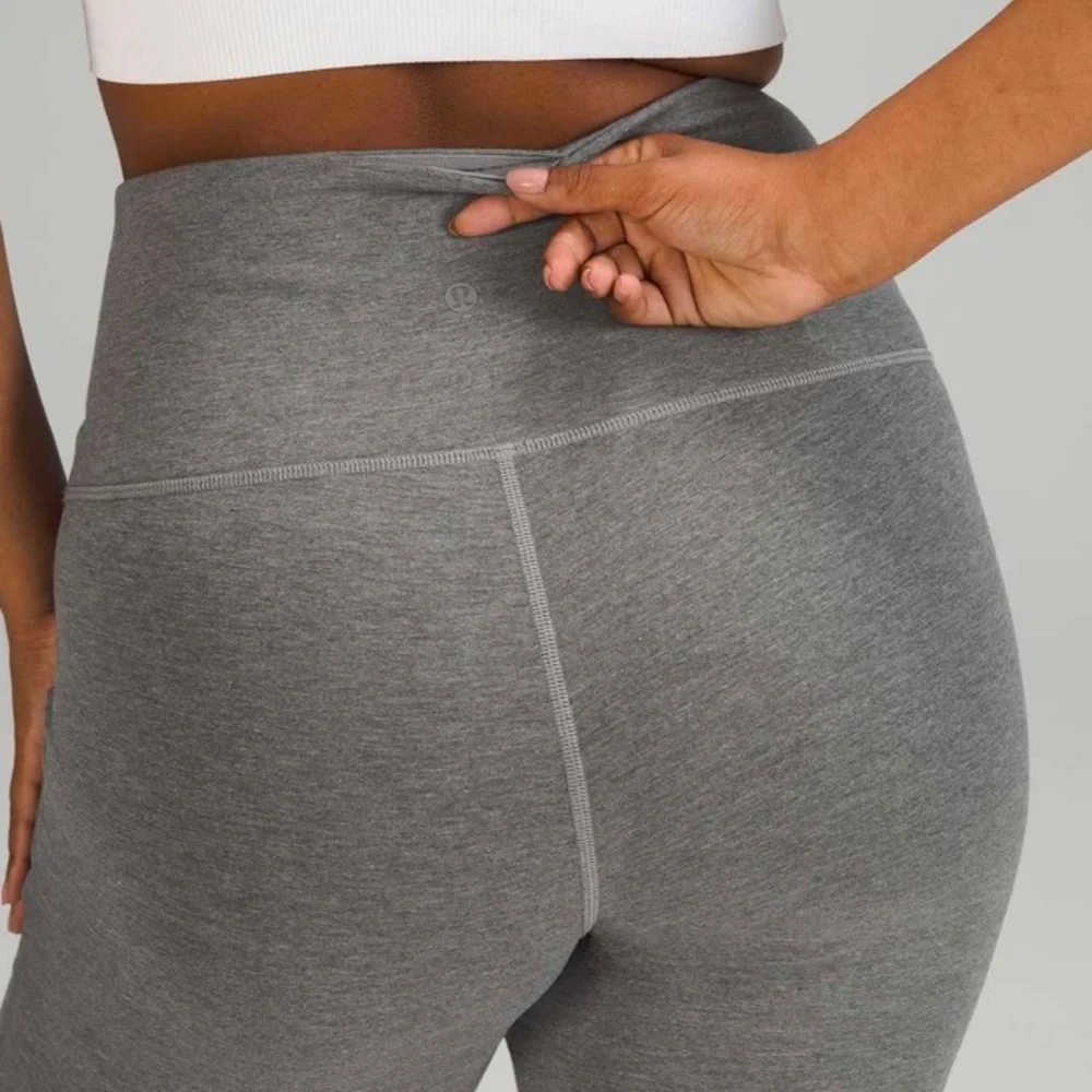 NWT Lululemon Wunder Lounge Super-High-Rise Tight 28" Heathered Core Med… - Picture 4 of 10